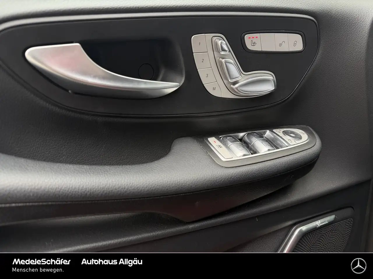 Mercedes-Benz EQV 300 EQV 300 Extralang 360 AIRMATIC EL SITZE 7SITZER — معرض صور السيارة 11