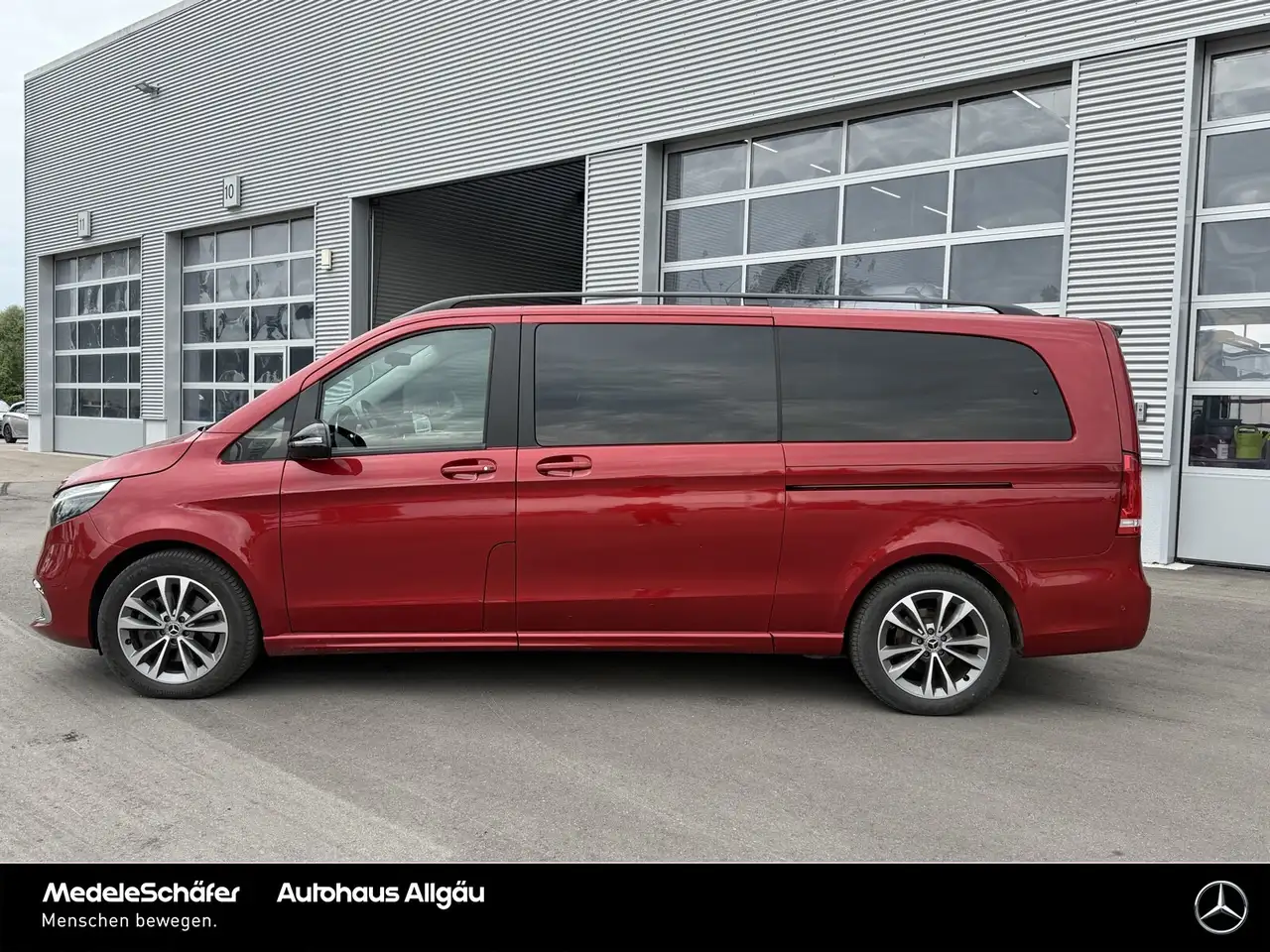 Mercedes-Benz EQV 300 EQV 300 Extralang 360 AIRMATIC EL SITZE 7SITZER — معرض صور السيارة 2