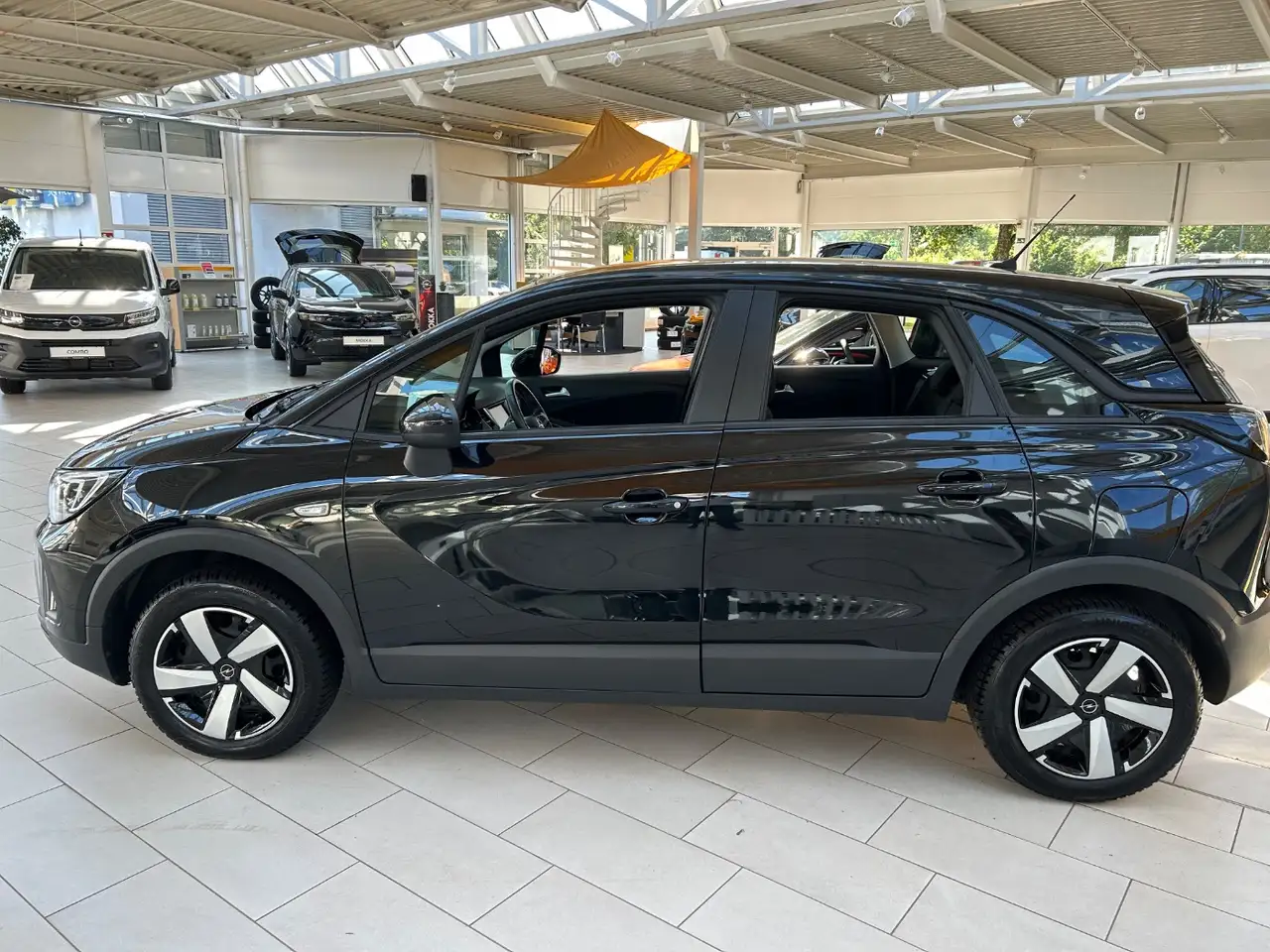 Opel Crossland 1.2 Turbo Enjoy inkl. Big Deal — Galería del vehículo 3