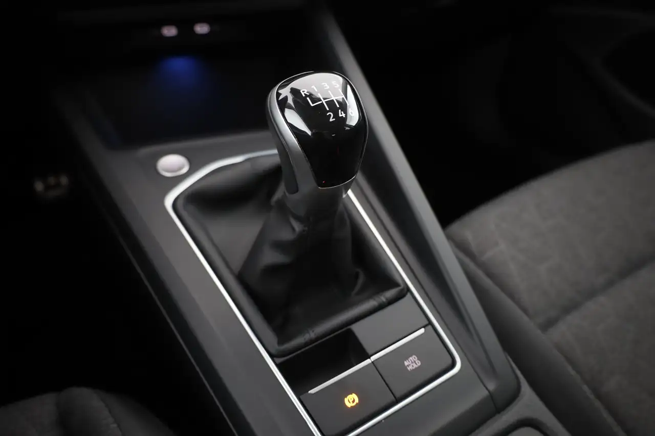 Volkswagen Golf VIII 1.0 TSI Move App-Connect Sitzheizung — Vehicle gallery 14