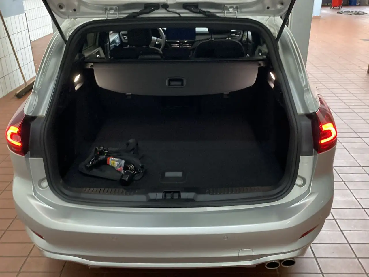 Ford Focus ST-Line X Bluetooth Navi LED Klima — Vehicle gallery 21