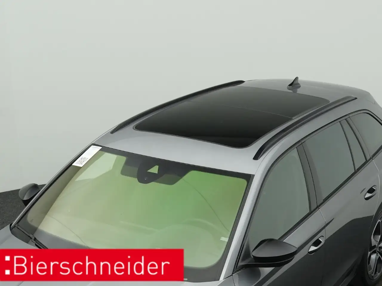 Skoda Octavia Combi 2.0 TSI DSG RS AHK PANO AREA-VIEW 19 — Galería del vehículo 22