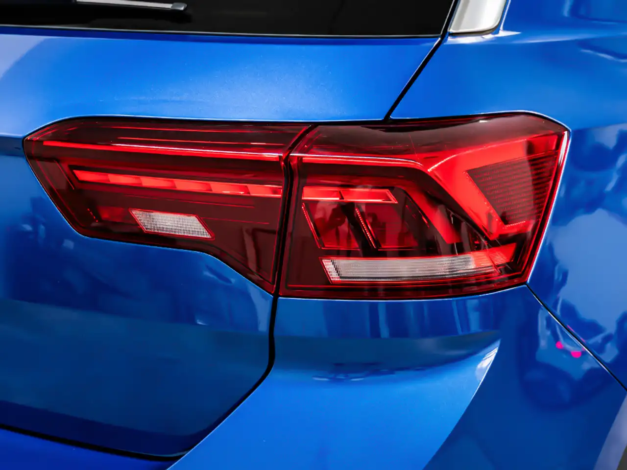 Volkswagen T-Roc 2.0TDI Dark 85kW — Vehicle gallery 11