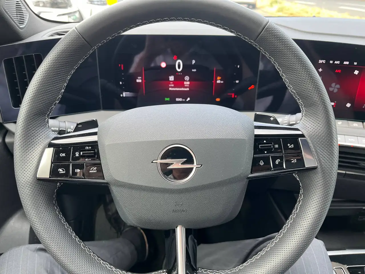 Opel Astra Astra Sports Tourer 1.2 Turbo Automatik GS Navi Ergositz Notruf R-Kam 360° Allwetterreifen — معرض صور السيارة 14
