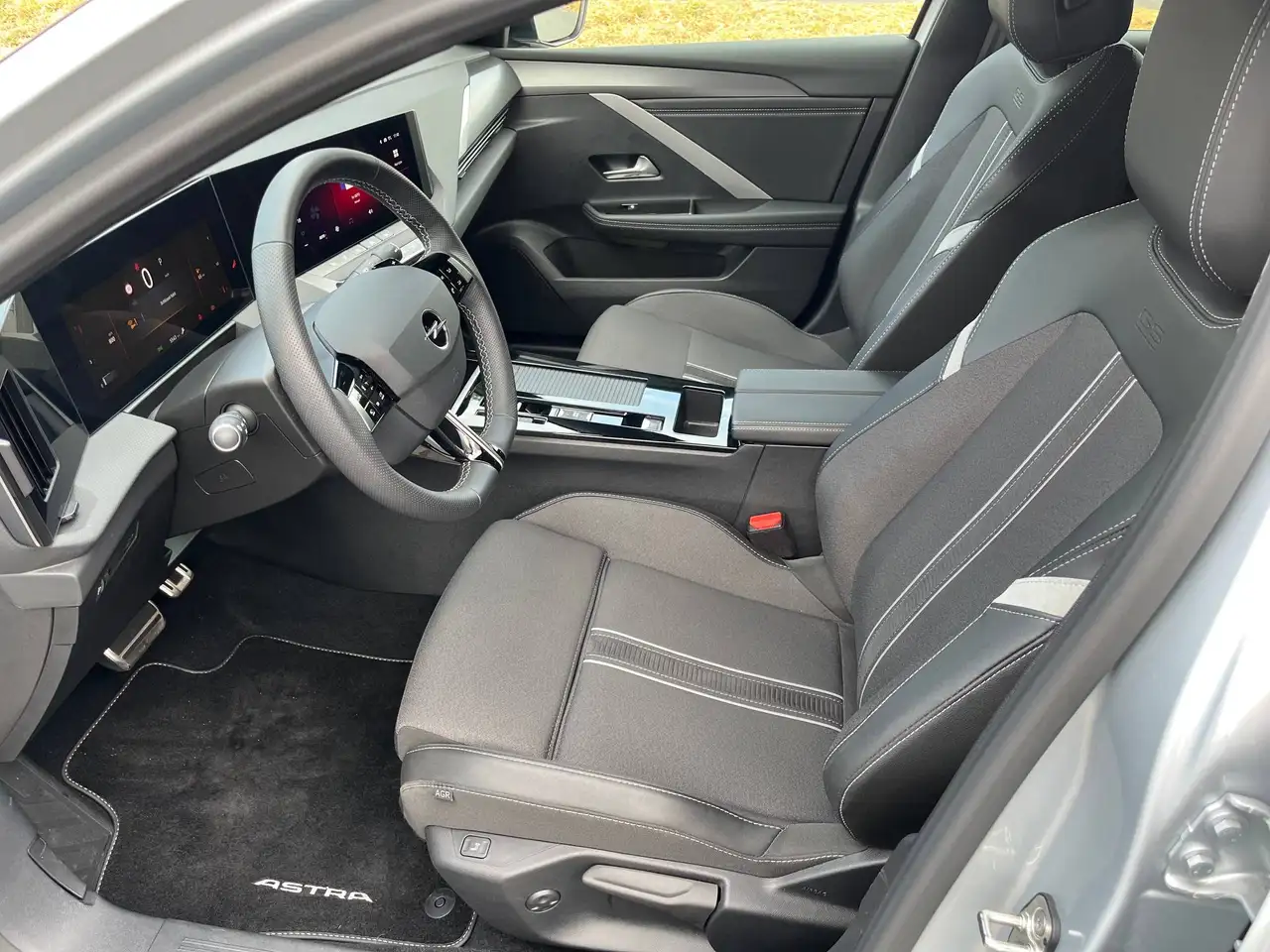 Opel Astra Astra Sports Tourer 1.2 Turbo Automatik GS Navi Ergositz Notruf R-Kam 360° Allwetterreifen — معرض صور السيارة 13