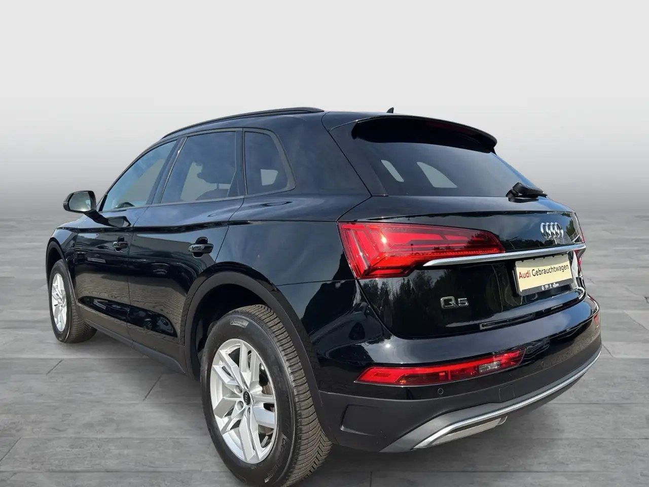 Audi Q5 40 TFSI quattro S tronic — Galería del vehículo 2