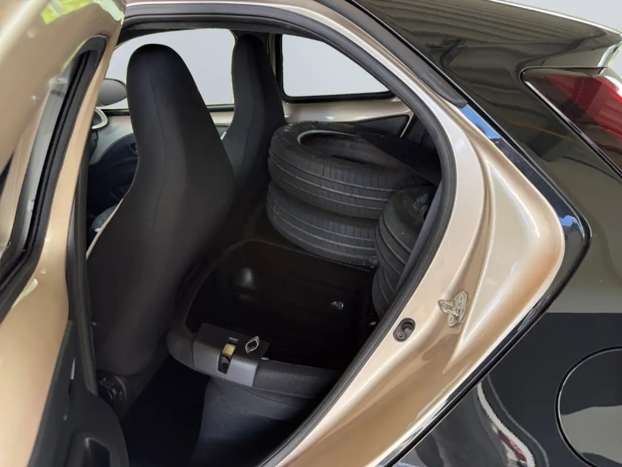 Toyota Aygo X Pulse *LED*PDC v.&h.*R-Kamera*Klima*SHZ* — Vehicle gallery 16