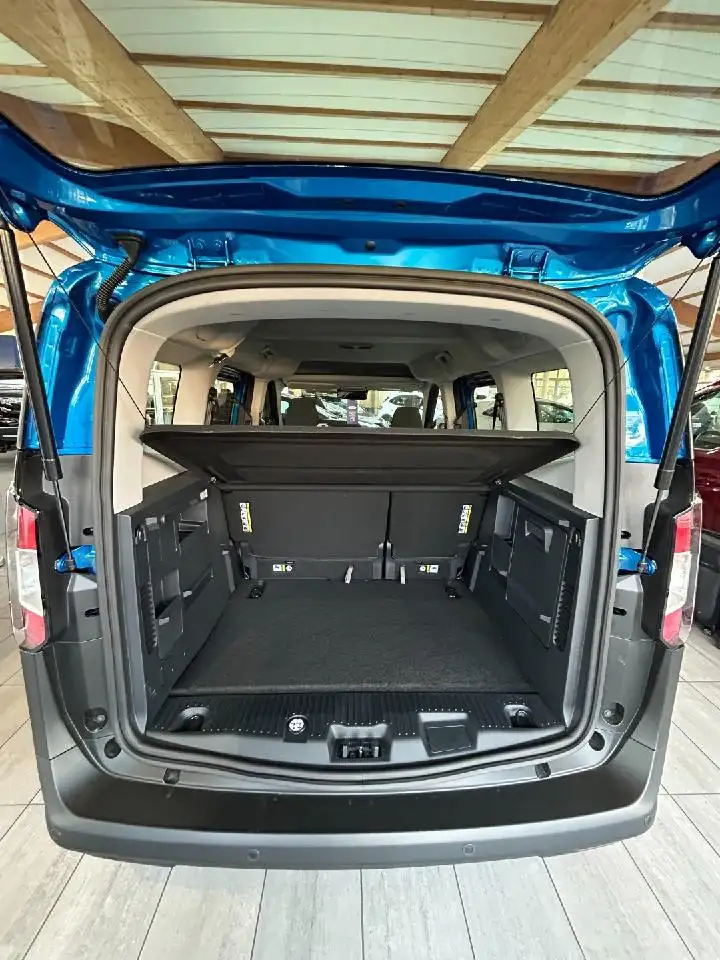 Ford Tourneo Courier Trend — Galerie du véhicule 8