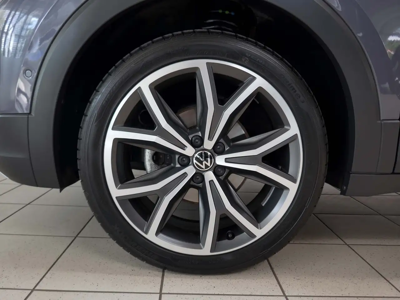 Volkswagen T-Cross Style 1.0 TSI | LED AHK RFK ACC Navi — معرض صور السيارة 8