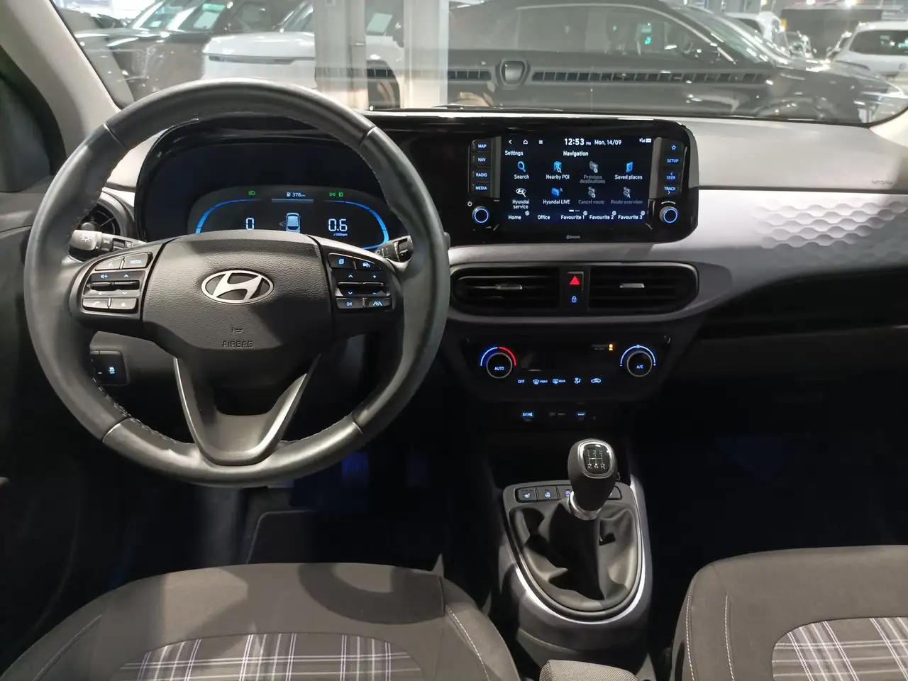Hyundai i10 1.2 Prime Navi|ParkPilot|Sitzheizung — Galería del vehículo 9
