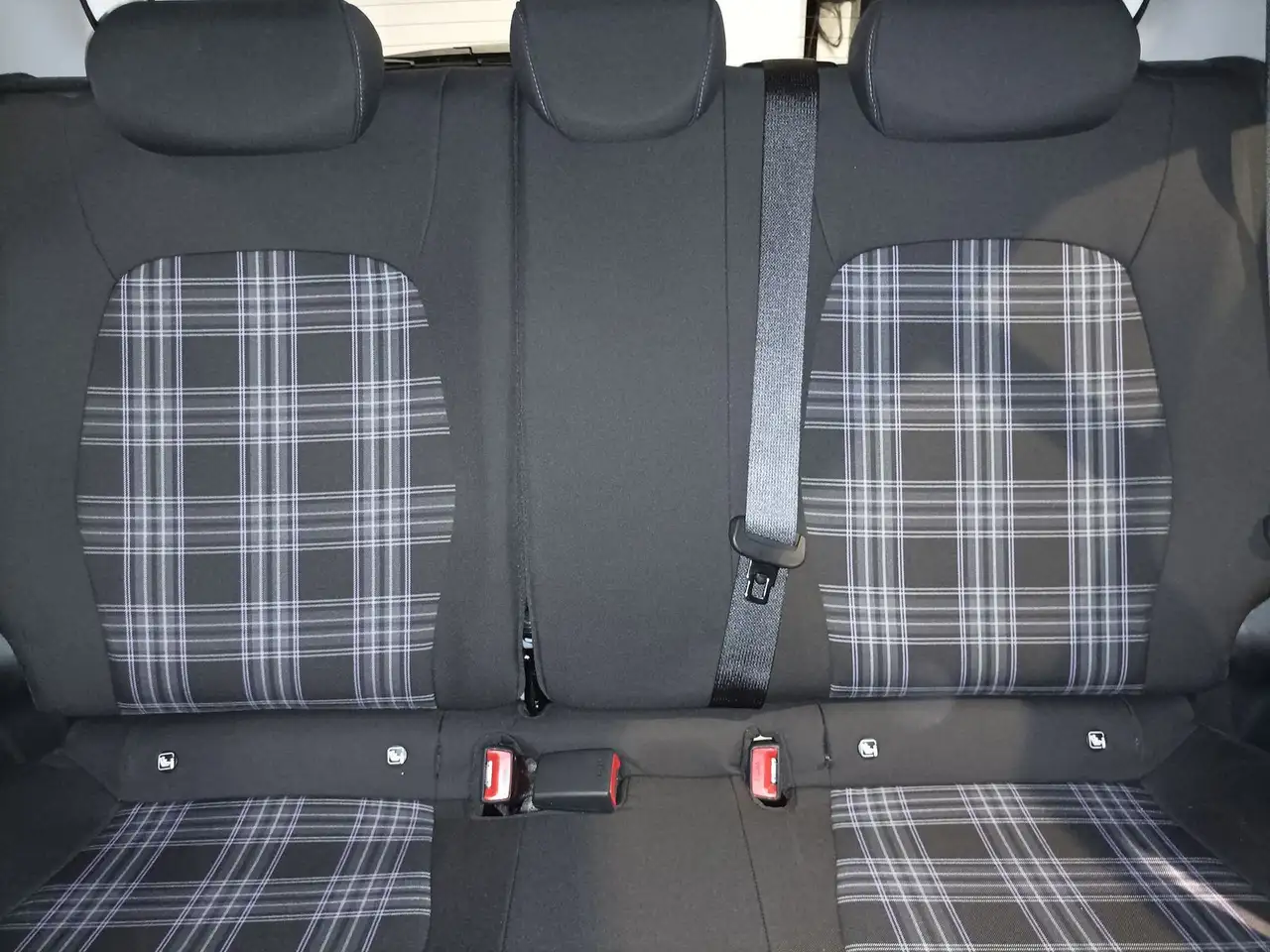 Hyundai i10 1.2 Prime Navi|ParkPilot|Sitzheizung — Galería del vehículo 15