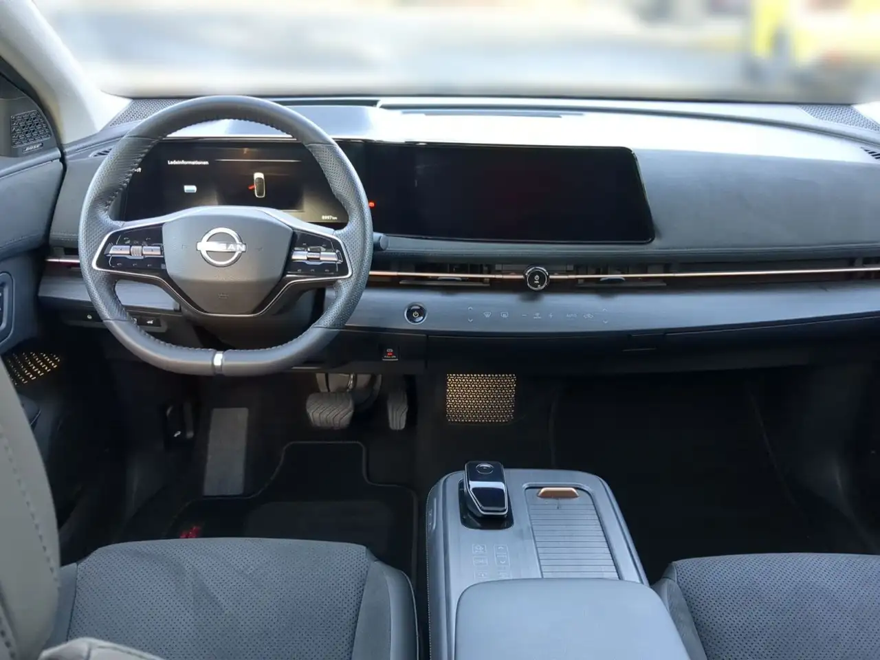 Nissan Ariya Evolve Pack 87kWh,20",LED,360°,Glasdach — معرض صور السيارة 10