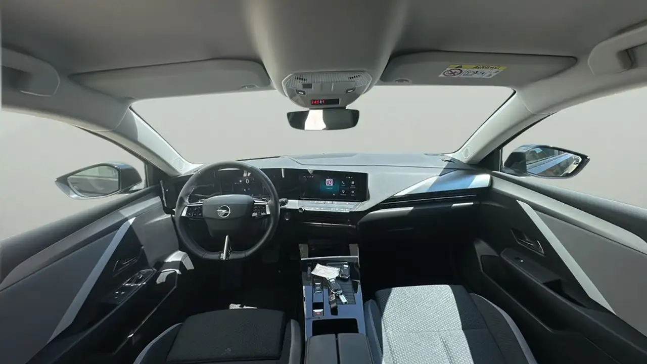 Opel Astra 1.2T XHT Hybrid eDCT6 S/S Tech Edition 136 — Vehicle gallery 15