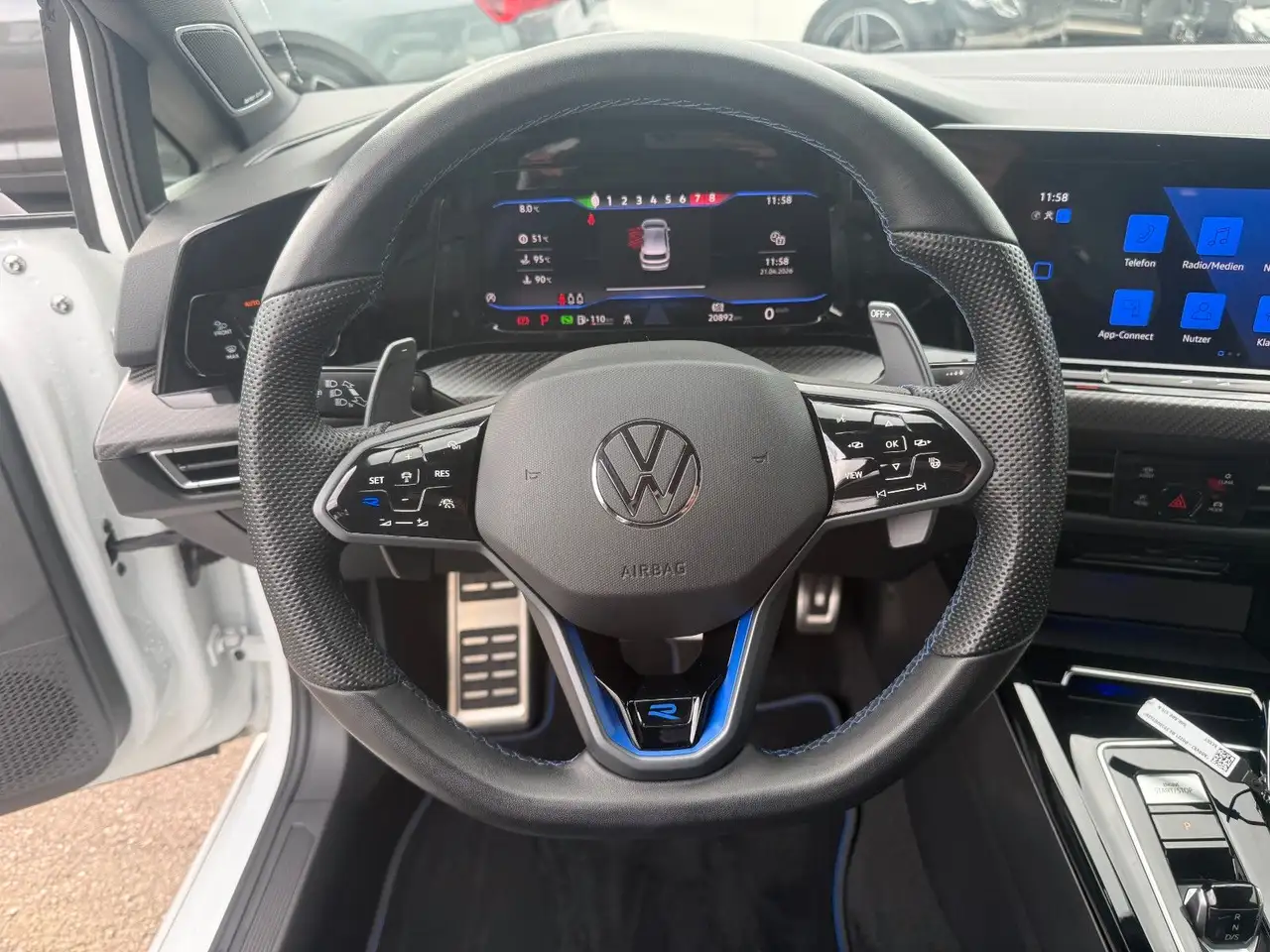 Volkswagen Golf VIII R 20 Years ACC*4M*Akrapovic*HuD*H&K — Galerie du véhicule 15