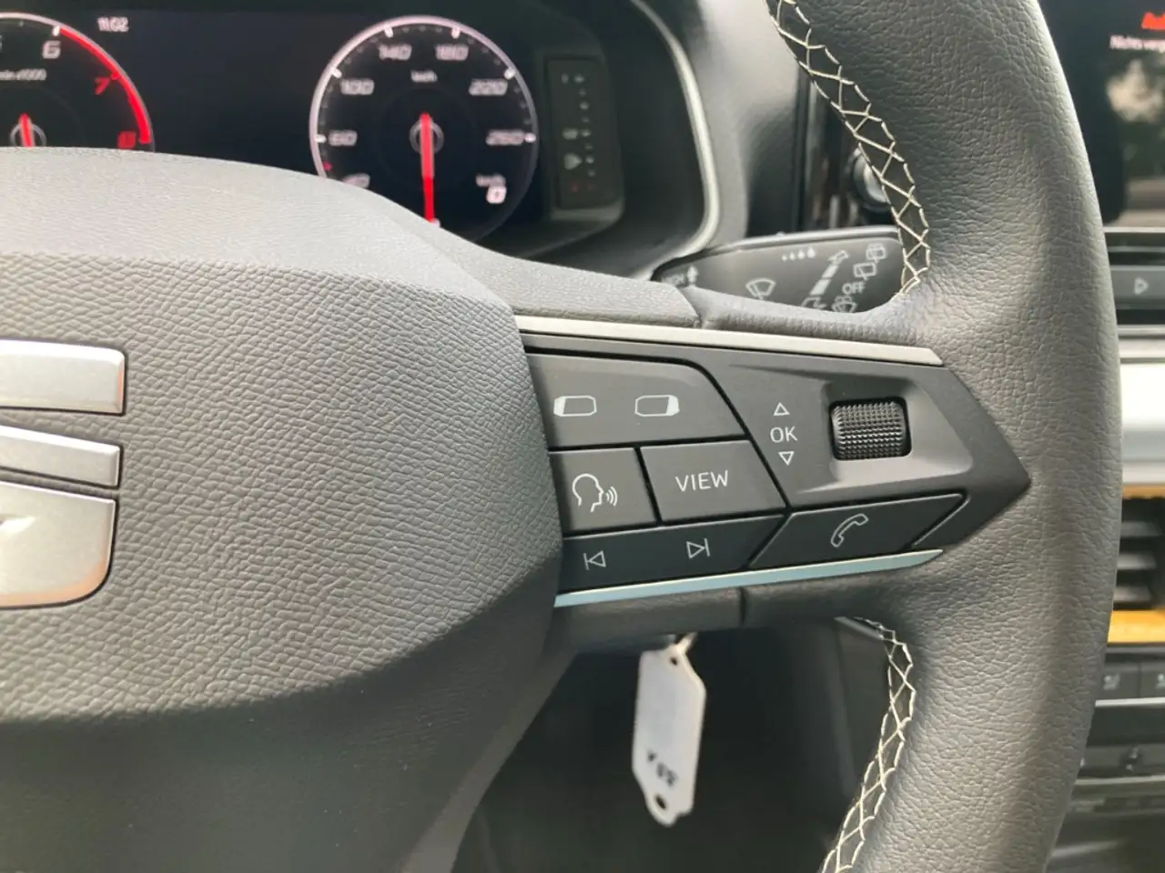 SEAT Ibiza 1.0 TSI Style Edition +PDC+LED+TEMPOMAT+ — Galerie du véhicule 23