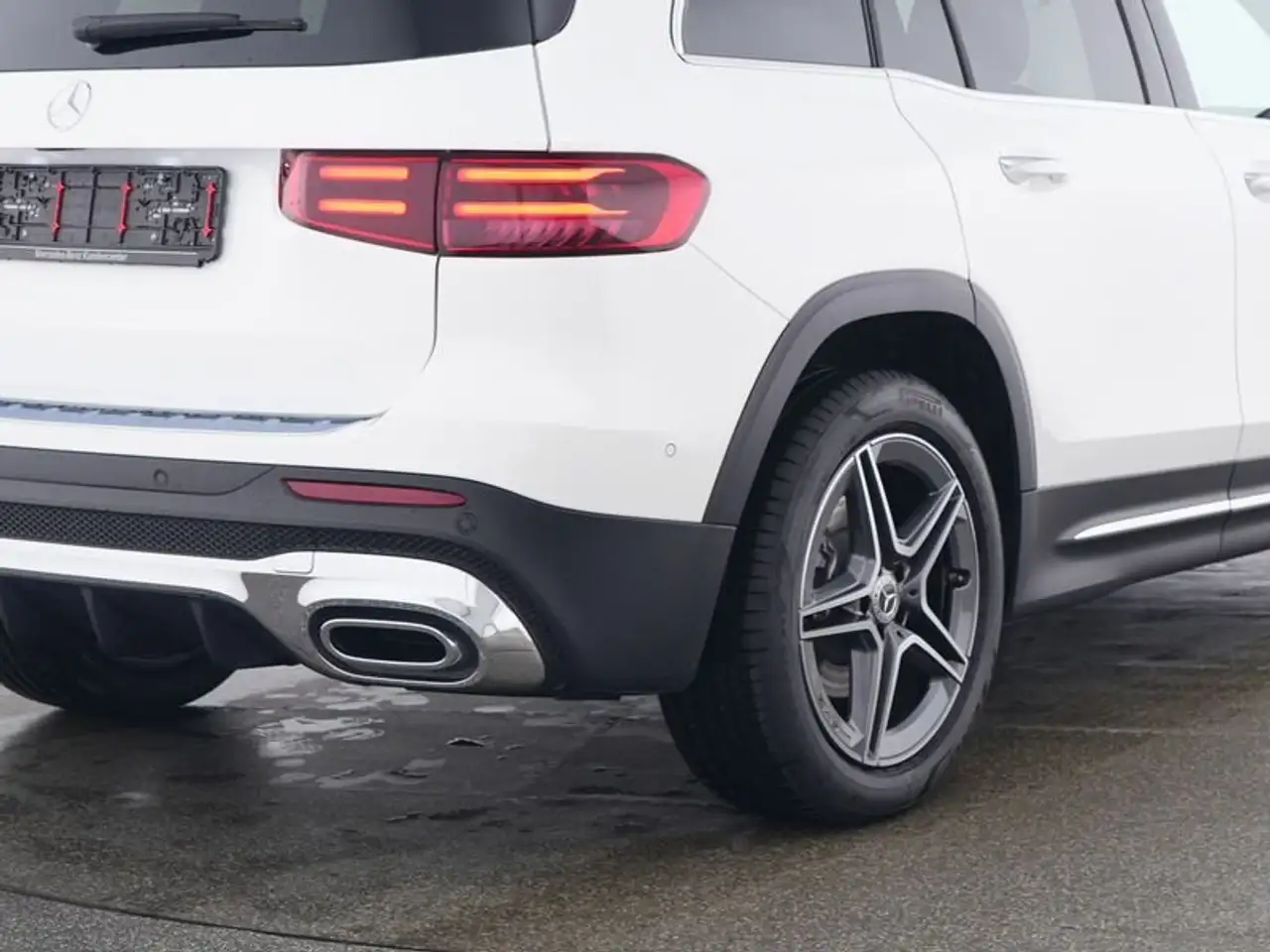 Mercedes-Benz GLB 250 GLB 250 4M AMG+VOR-DISTRO+KAM+LEYL+EASYP+LENKHZ — Galería del vehículo 5
