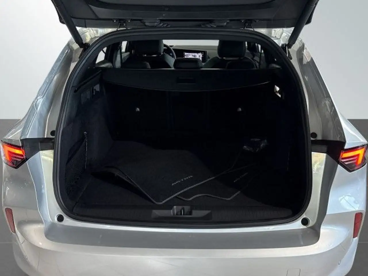 Opel Astra Sports Tourer Ultimate Autom. HeadUp Navi — معرض صور السيارة 9