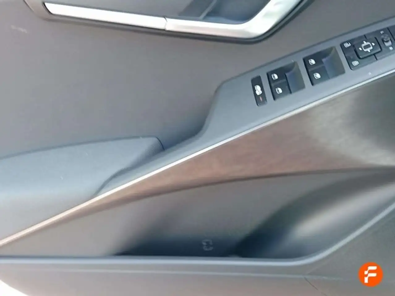 Kia Niro 1.6 PHEV Concept — Vehicle gallery 25