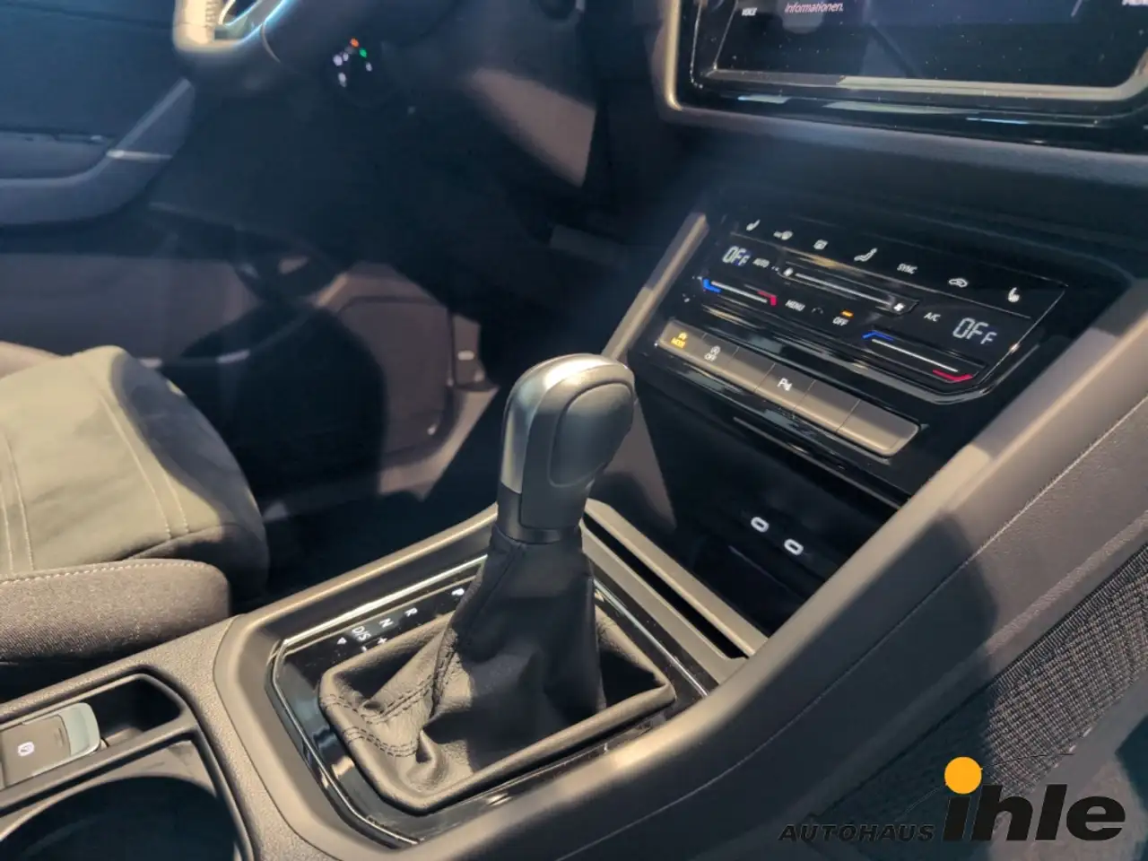 Volkswagen Touran Highline 1,5 TSI DSG R-FAHRKAMERA+MASSAGESITZ+DAB+ — Galerie du véhicule 9