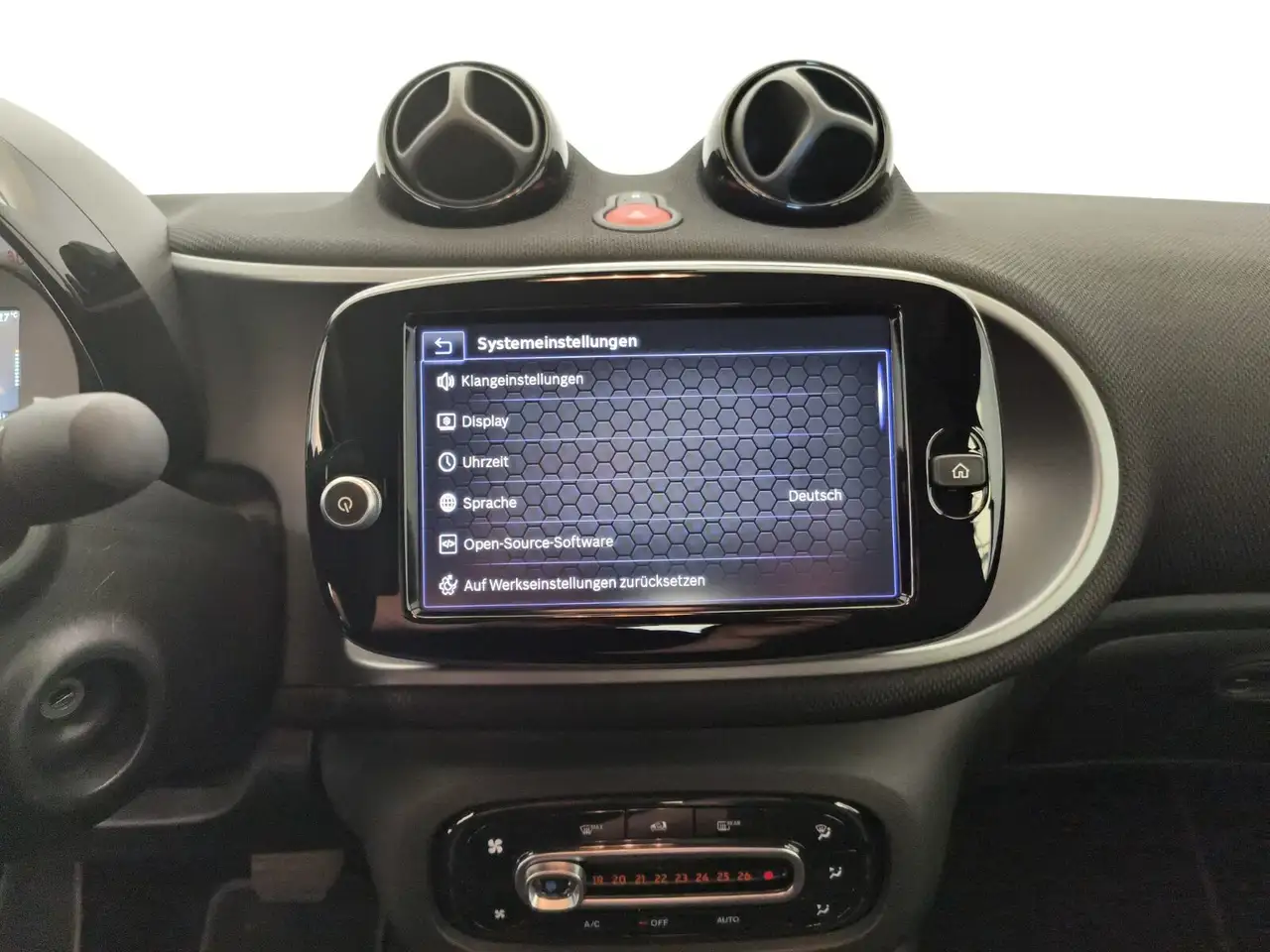 smart forTwo EQ passion Navi Voll LED Cool & Audio SHZ RüKam — Vehicle gallery 14