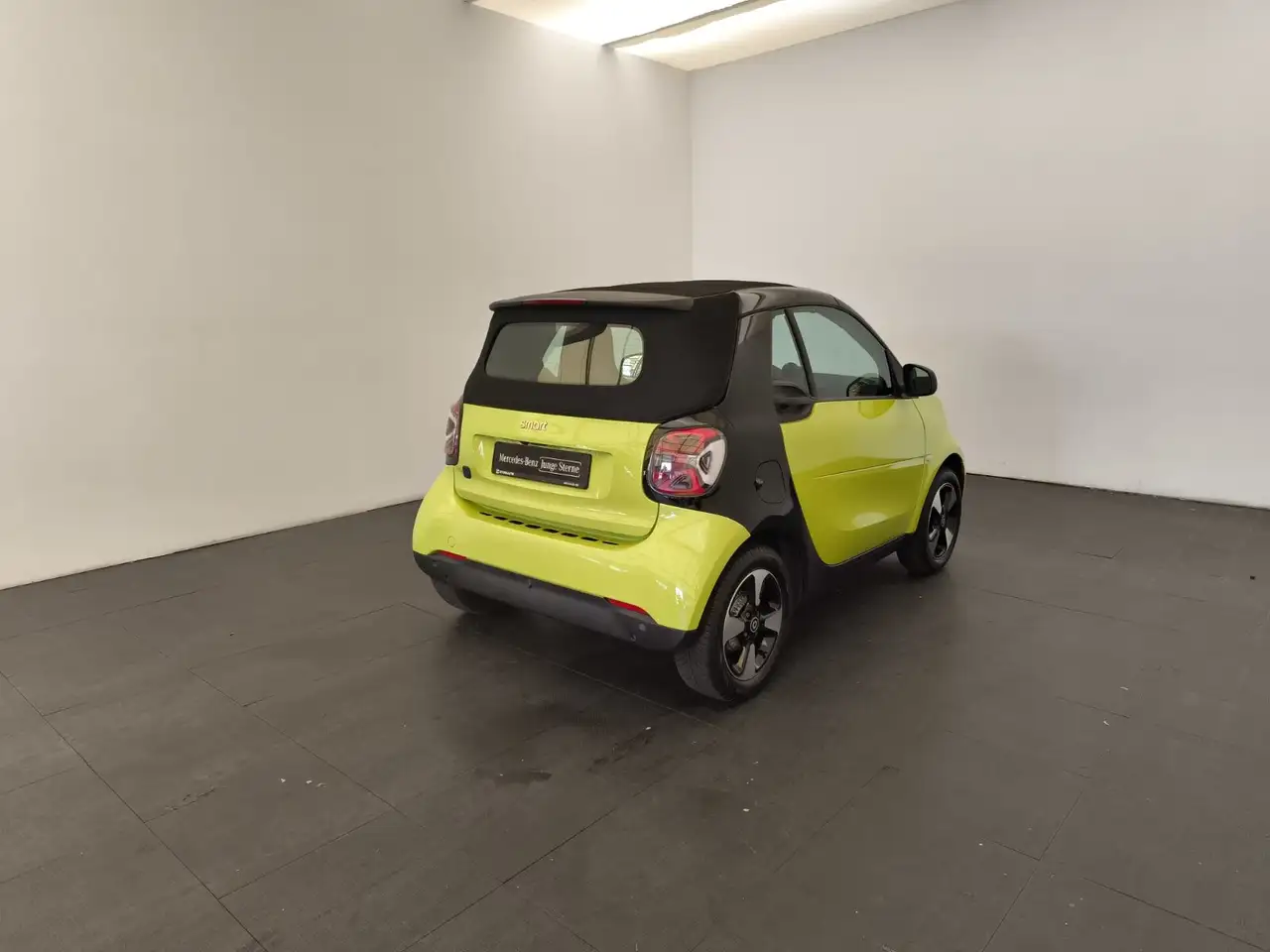 smart forTwo EQ passion Navi Voll LED Cool & Audio SHZ RüKam — Vehicle gallery 6