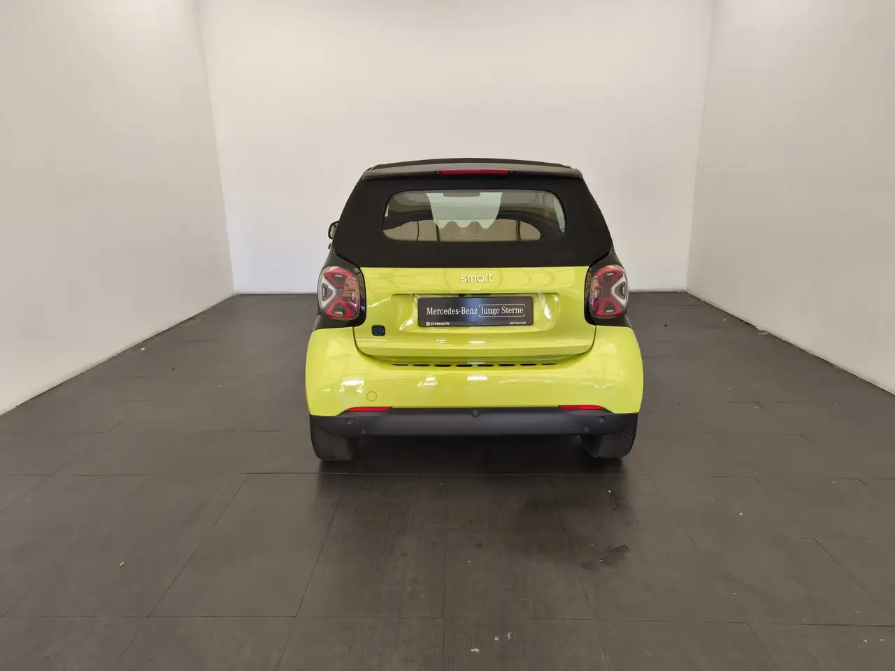 smart forTwo EQ passion Navi Voll LED Cool & Audio SHZ RüKam — Vehicle gallery 7