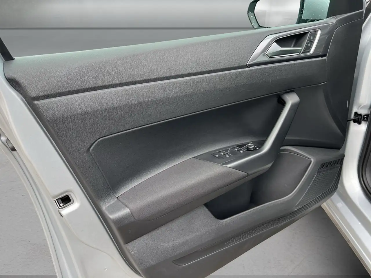 Volkswagen Polo VI 1.0 TSI Style *NAVI*APP-CONNECT* — Galerie du véhicule 6