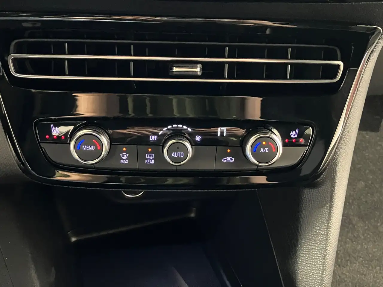 Opel Mokka 1.2T Lenkradheizung,Tempomat,KlimaA — Vehicle gallery 15