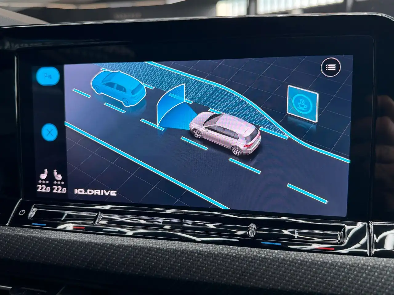 Volkswagen Golf 8DSG R-Line+Navi+AppleCar+LED+ACC+3Zonenkl. — Galería del vehículo 25