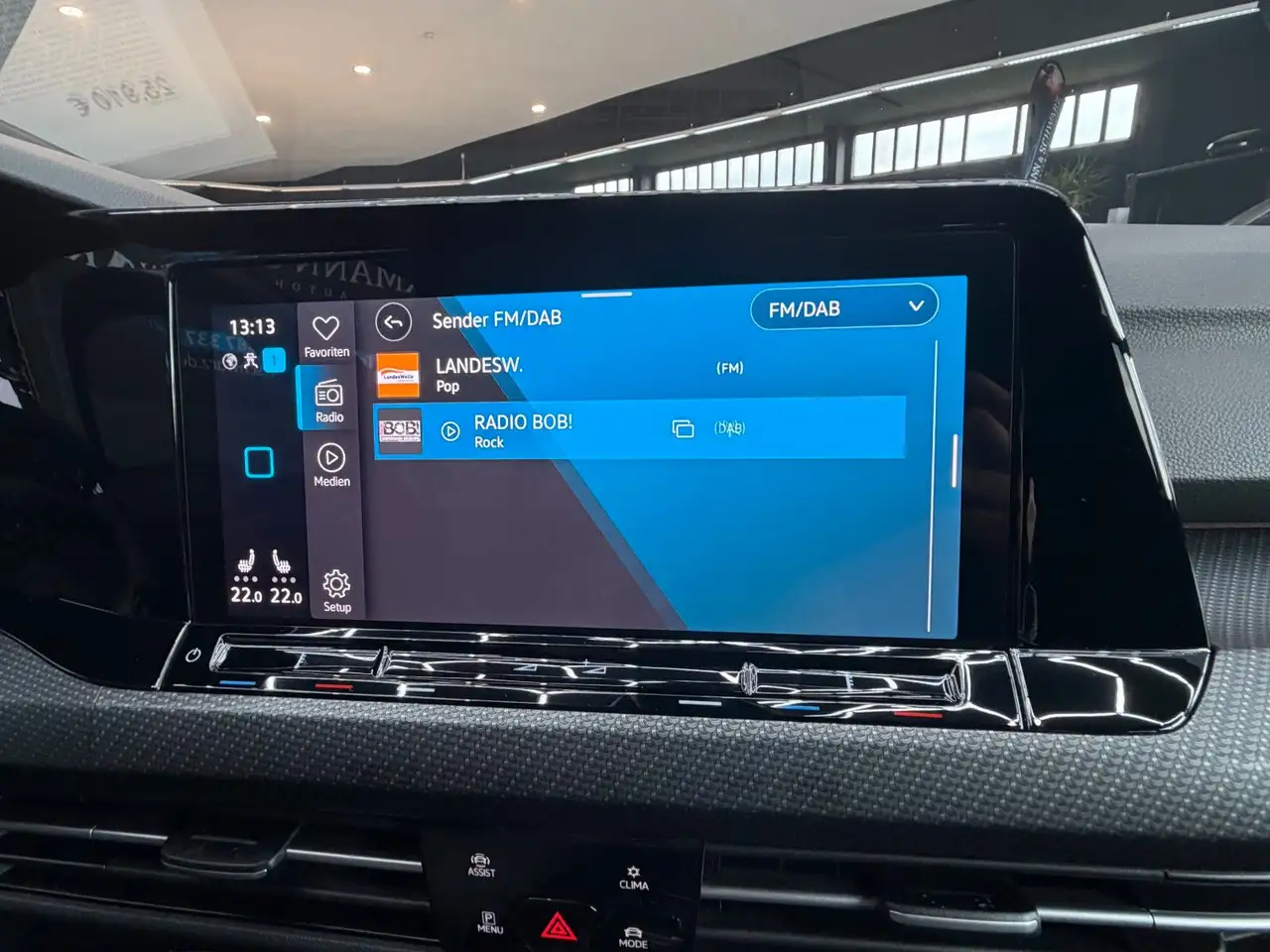 Volkswagen Golf 8DSG R-Line+Navi+AppleCar+LED+ACC+3Zonenkl. — Galería del vehículo 27