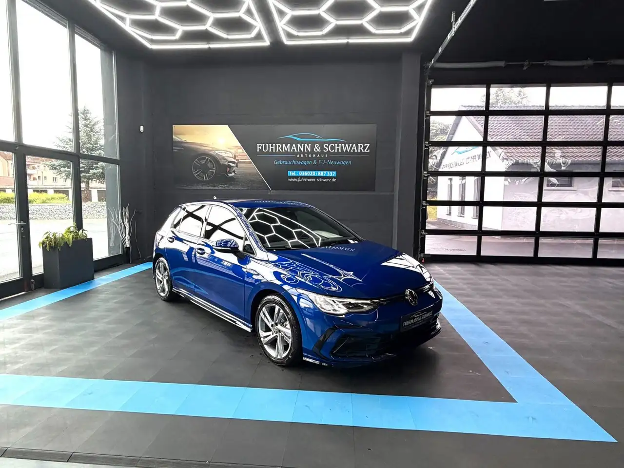Volkswagen Golf 8DSG R-Line+Navi+AppleCar+LED+ACC+3Zonenkl. — Ebeleben