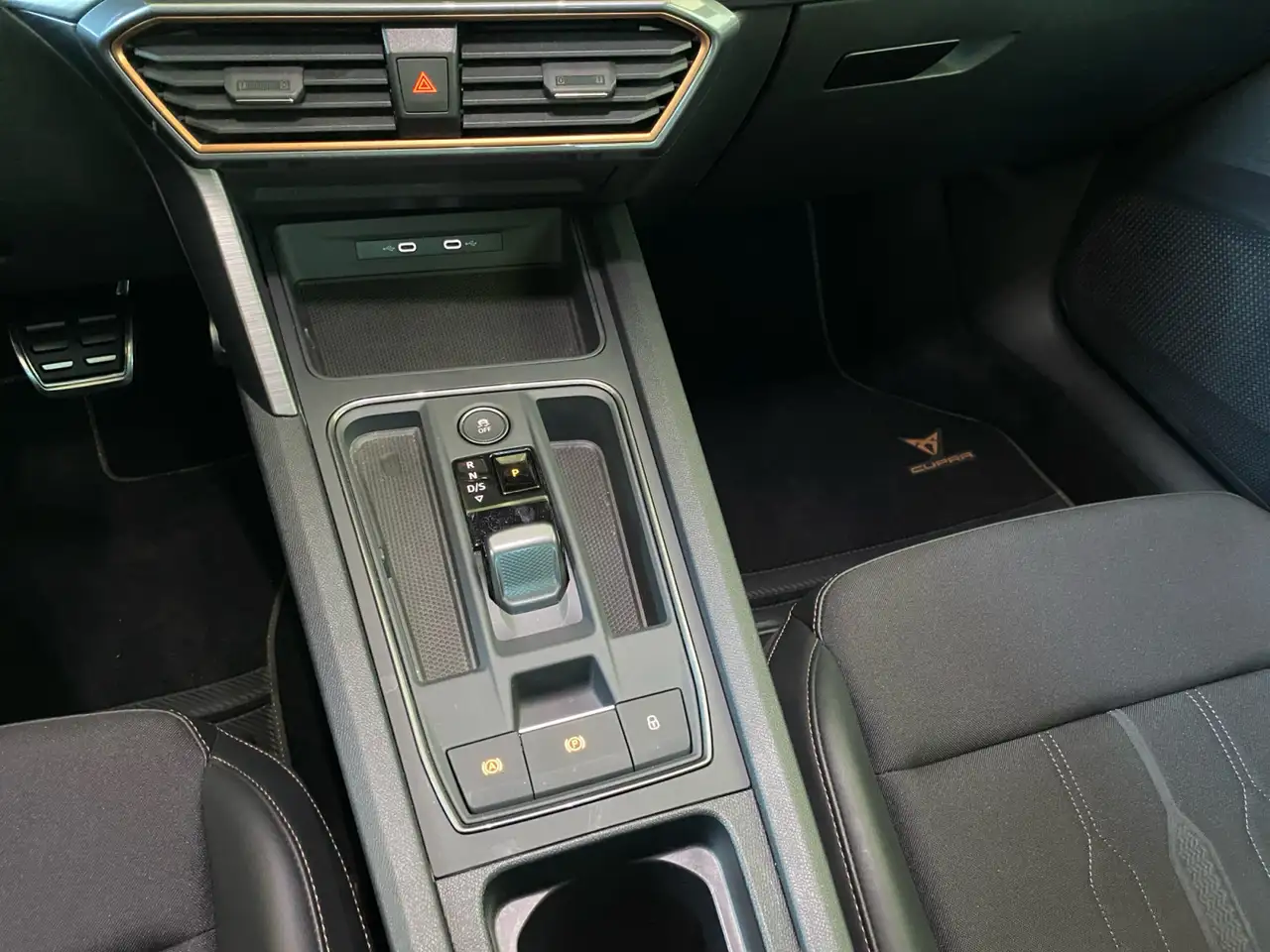 CUPRA Formentor VZ 2.0TSI DSG 4Drive LED ACC AHK Navi — Vehicle gallery 8