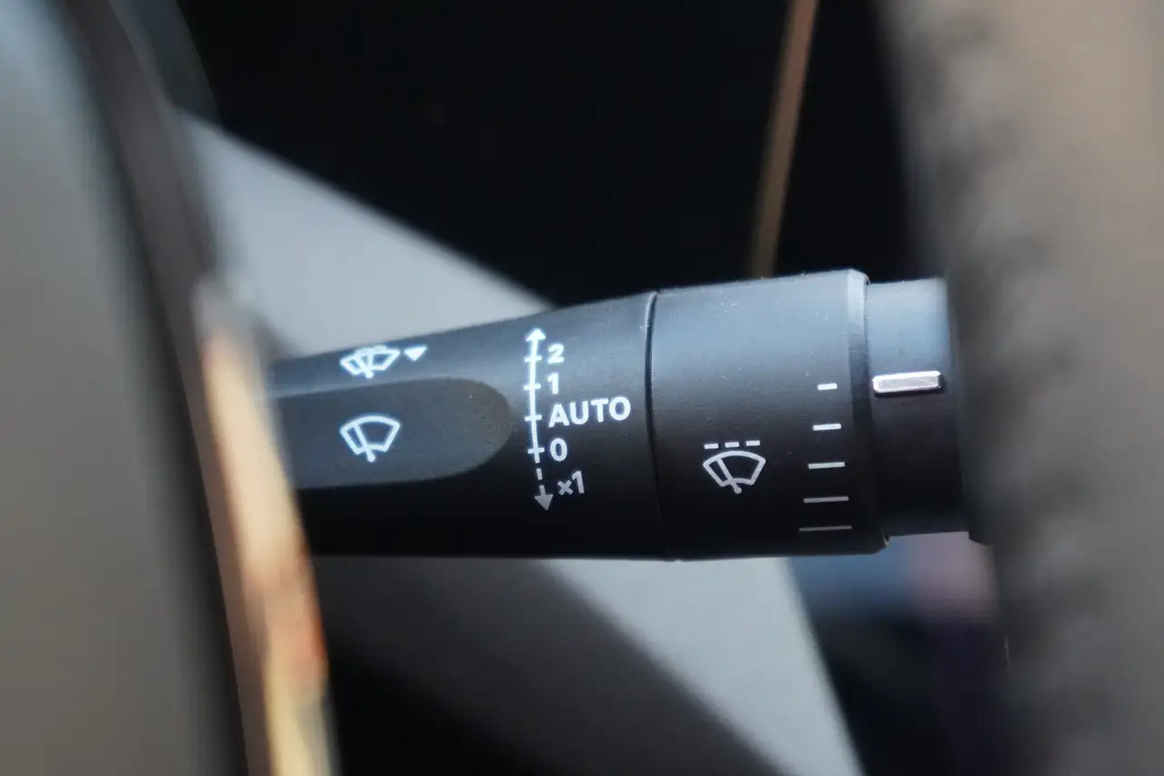 Peugeot 308 1.2 PureTech 130 LED Navi Kamera — معرض صور السيارة 26