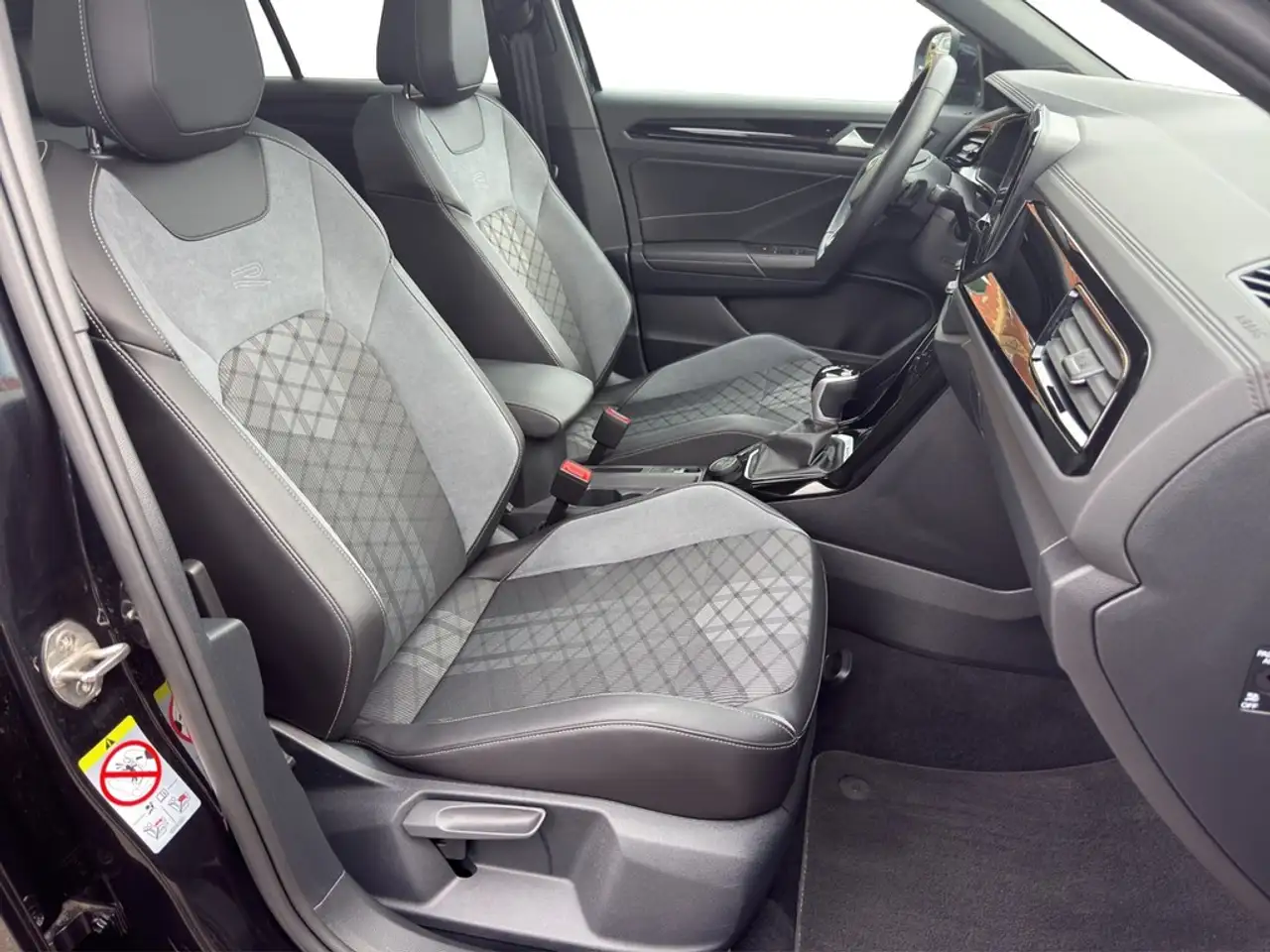 Volkswagen T-Roc 2.0 TSI DSG 4Motion R-Line PANO*STHZG*IQ-LIGHT*... — Galería del vehículo 10
