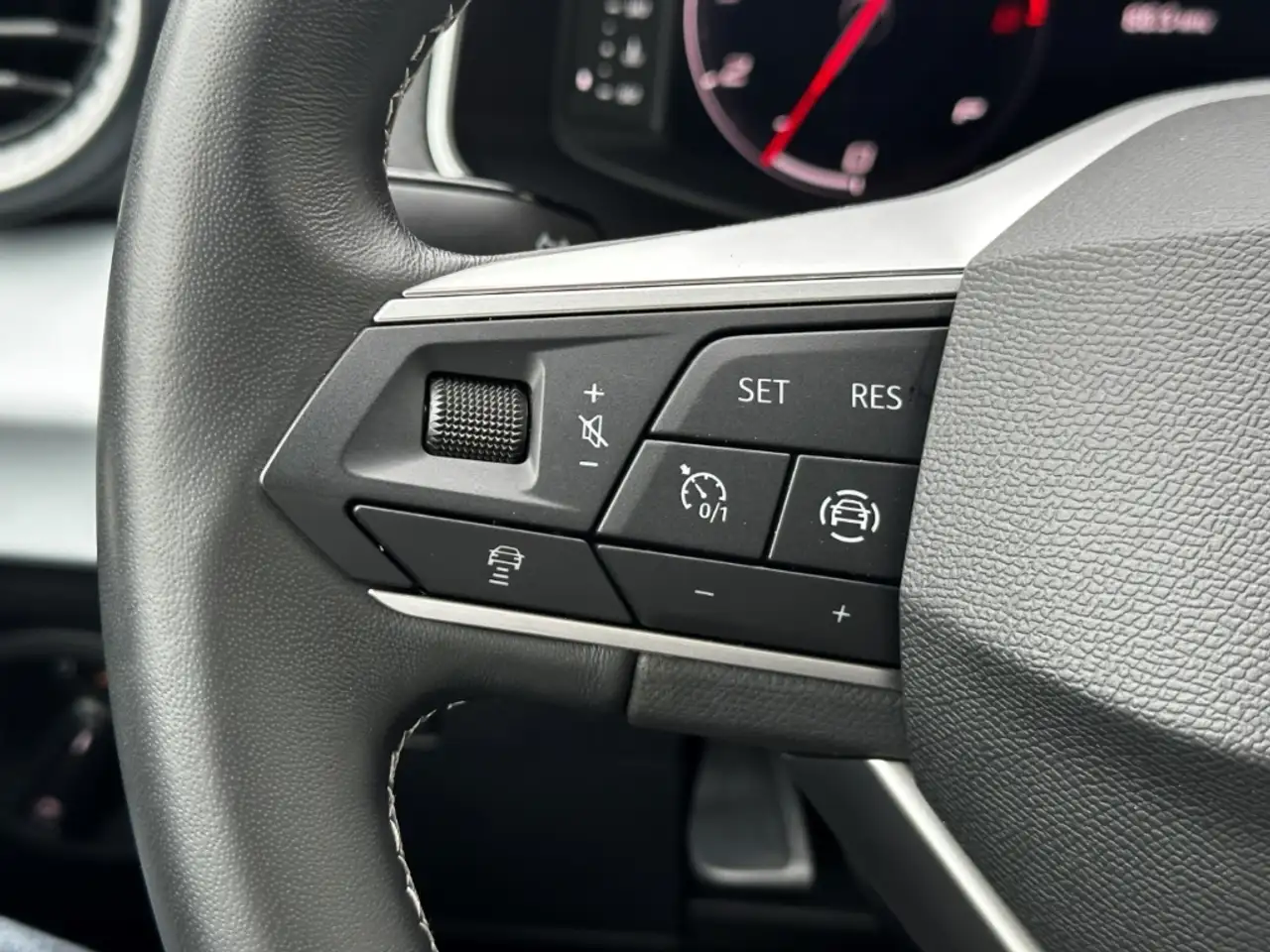 SEAT Arona 1.0 TSI DSG Style Edition ACC FullLink PDC Shz Alu — Vehicle gallery 20