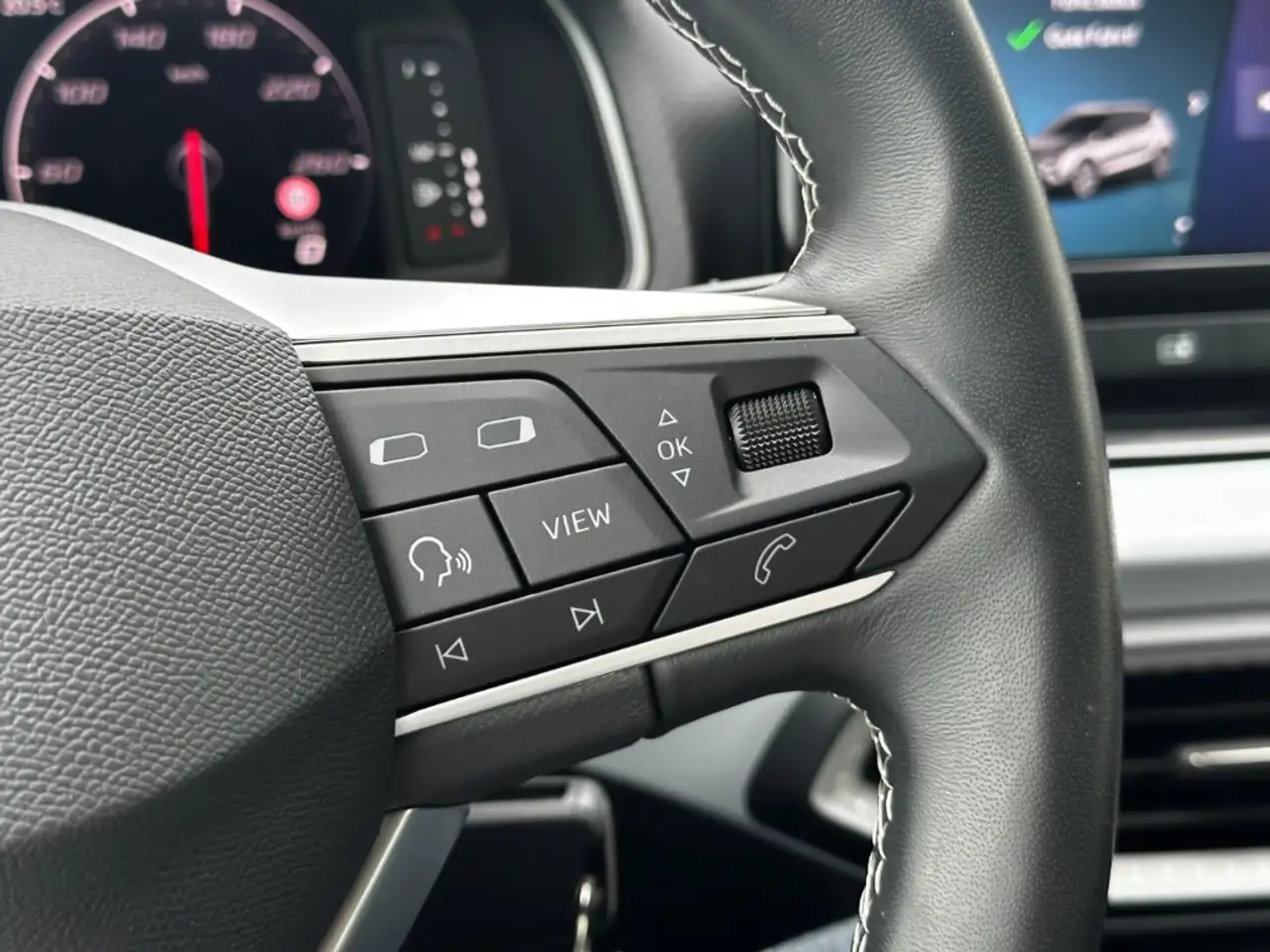 SEAT Arona 1.0 TSI DSG Style Edition ACC FullLink PDC Shz Alu — Vehicle gallery 22