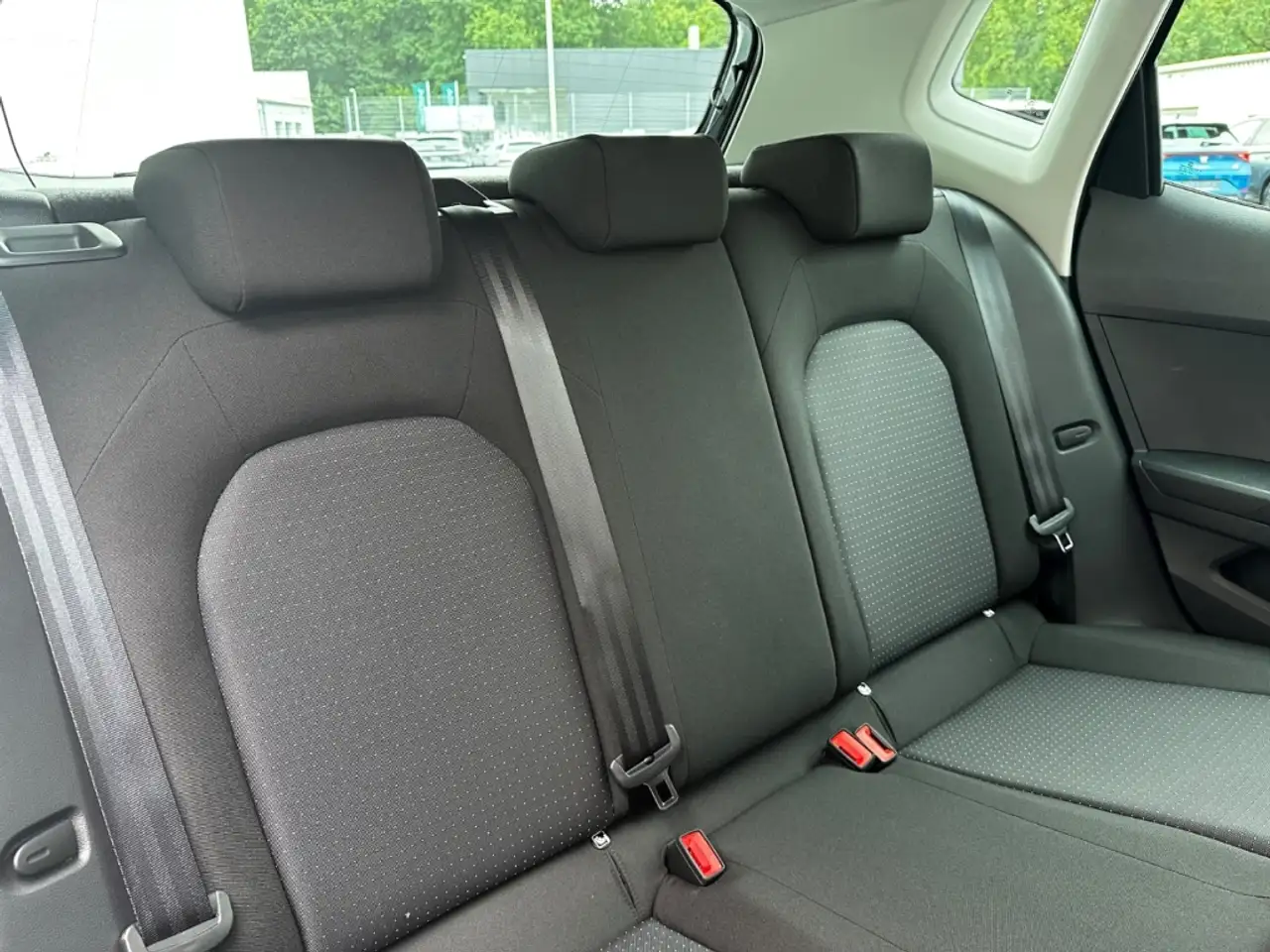 SEAT Arona 1.0 TSI DSG Style Edition ACC FullLink PDC Shz Alu — Vehicle gallery 8