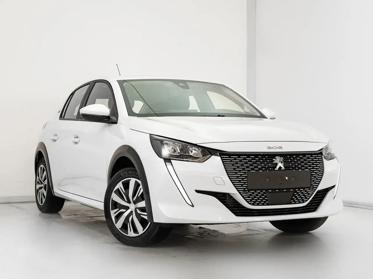 Peugeot 208 Active Eléctrico 136 — معرض صور السيارة 3