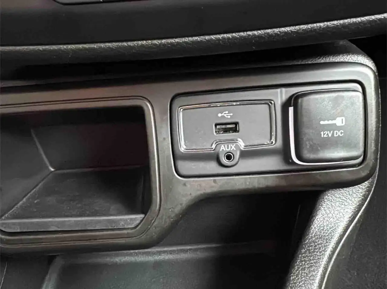 Jeep Renegade Limited Mild-Hybrid Navi Cam SHZ LHZ Android CarPl — Galerie du véhicule 23