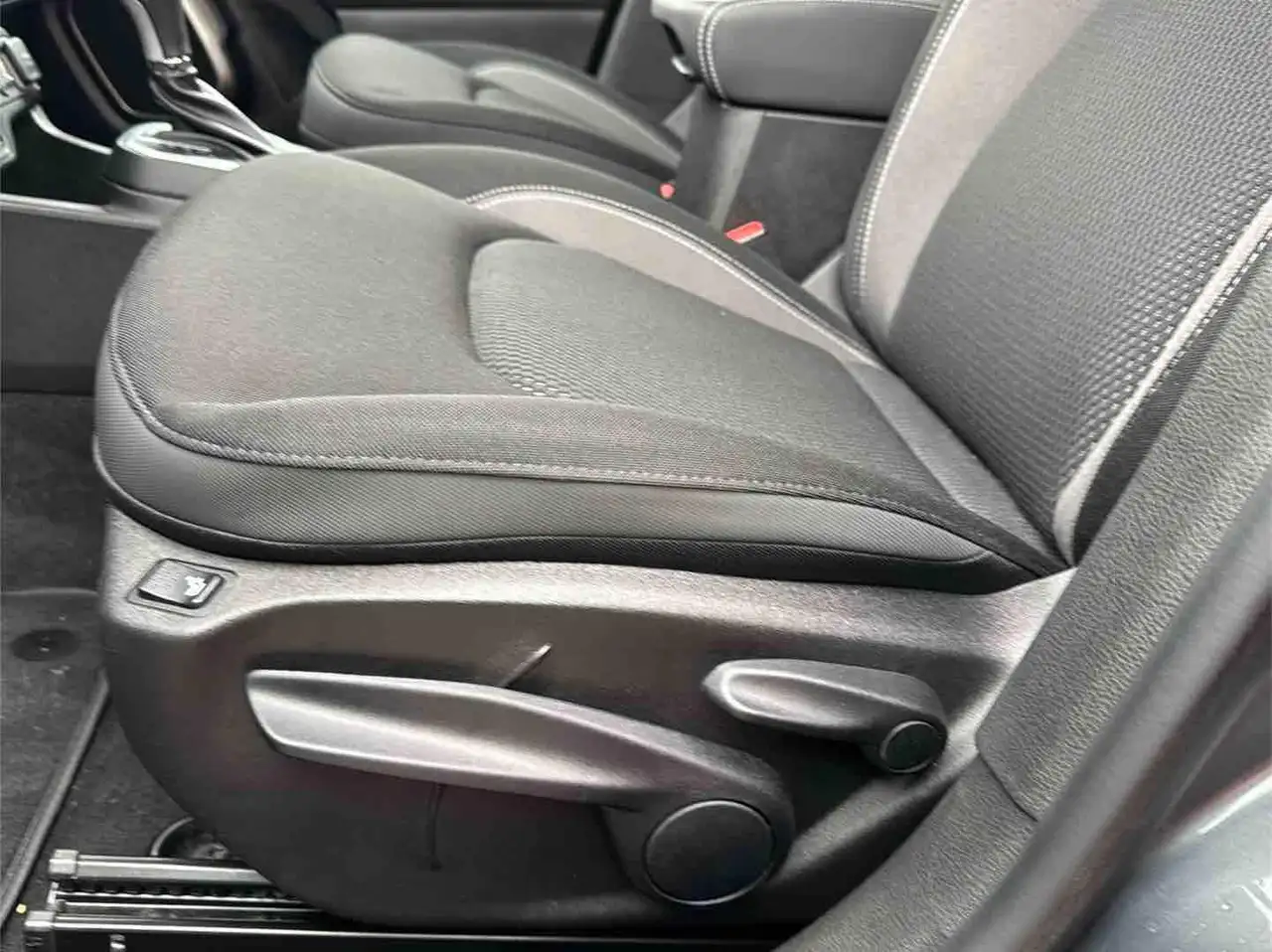 Jeep Renegade Limited Mild-Hybrid Navi Cam SHZ LHZ Android CarPl — Galerie du véhicule 5