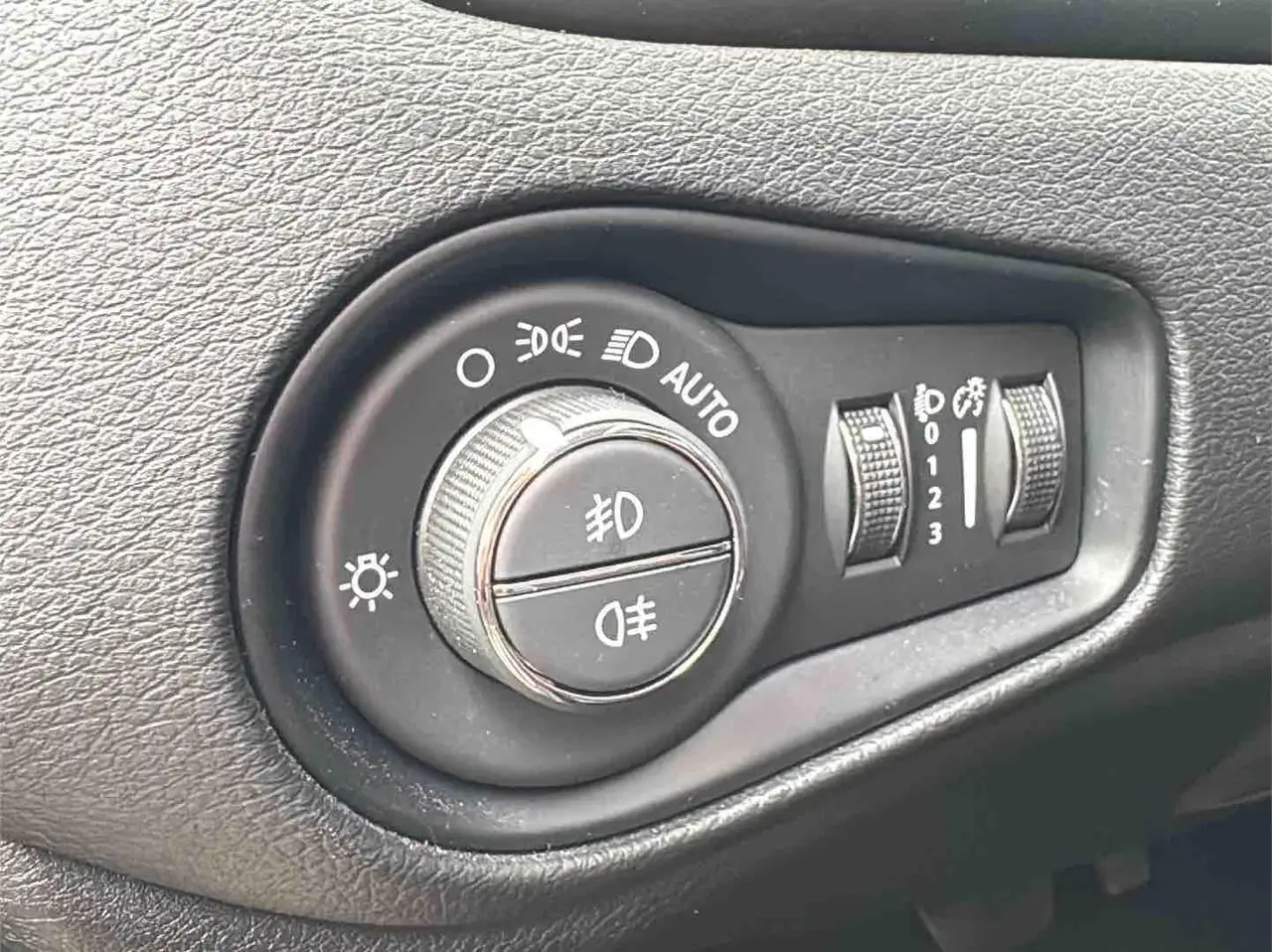 Jeep Renegade Limited Mild-Hybrid Navi Cam SHZ LHZ Android CarPl — Galerie du véhicule 17