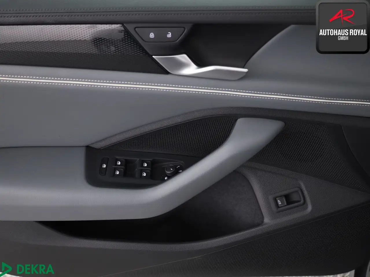 Volkswagen Passat Variant 1.5 eTSI HUD,KEYLESS,ACC,KAMERA — Vehicle gallery 22
