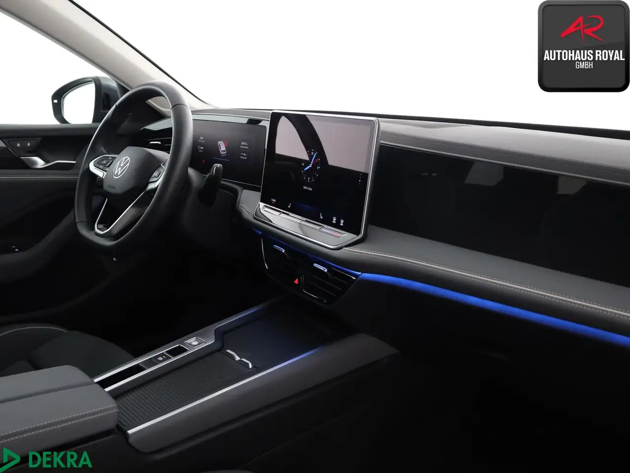 Volkswagen Passat Variant 1.5 eTSI HUD,KEYLESS,ACC,KAMERA — Vehicle gallery 11