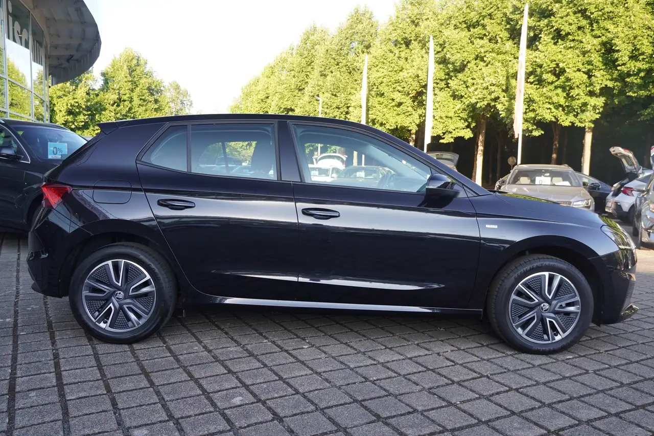 Skoda Fabia 1.0 MPI Tour LED SmartLink Sitzheizung — معرض صور السيارة 7