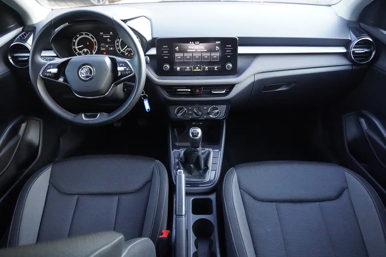 Skoda Fabia 1.0 MPI Tour LED SmartLink Sitzheizung — معرض صور السيارة 13