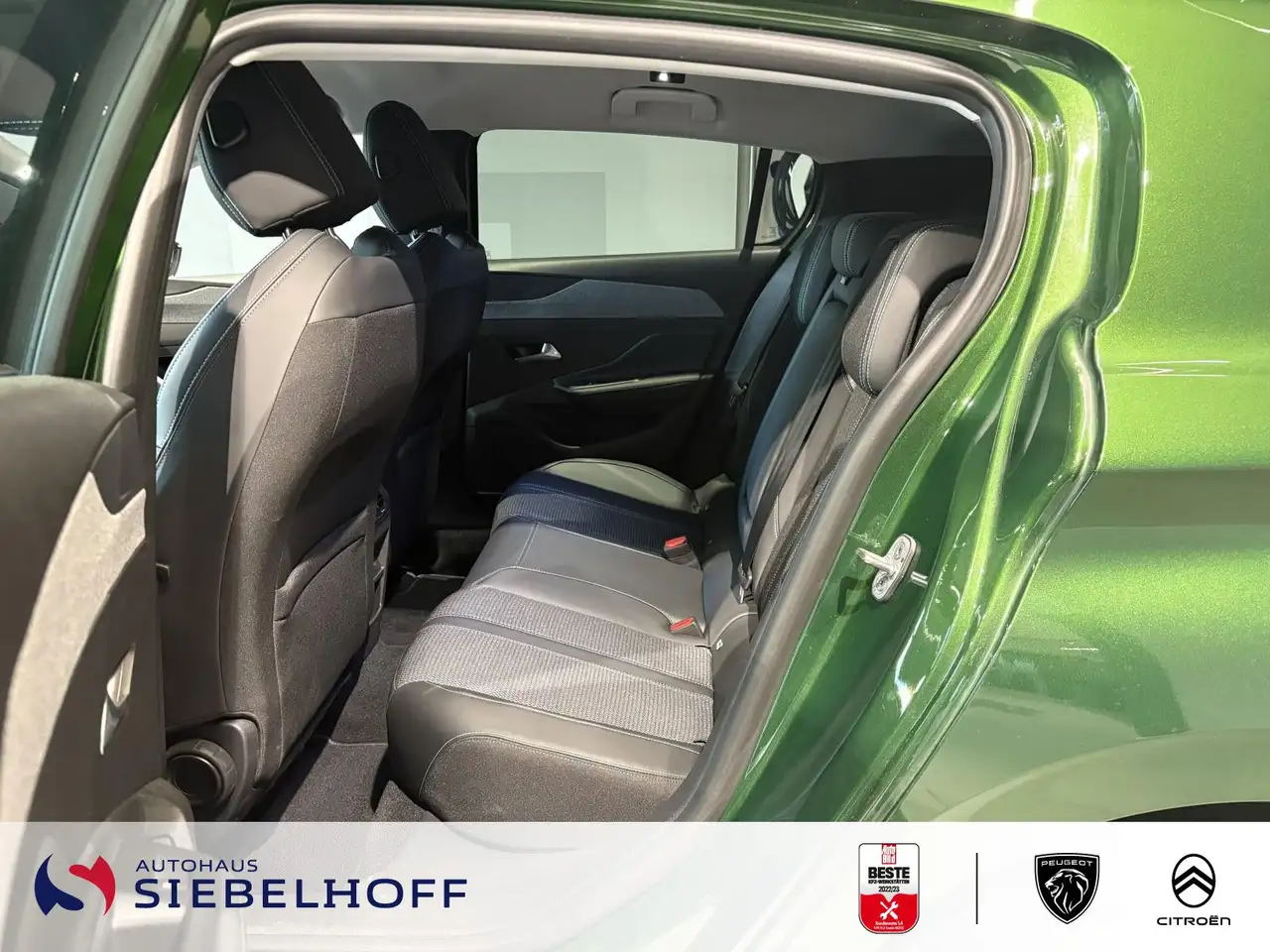 Peugeot 308 Allure PureTech 130 EAT8 — Vehicle gallery 9