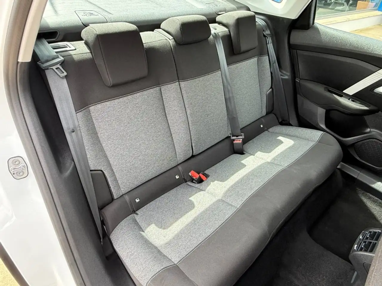 Citroen C4 X 1.2 PureTech You S&S 100 — معرض صور السيارة 13