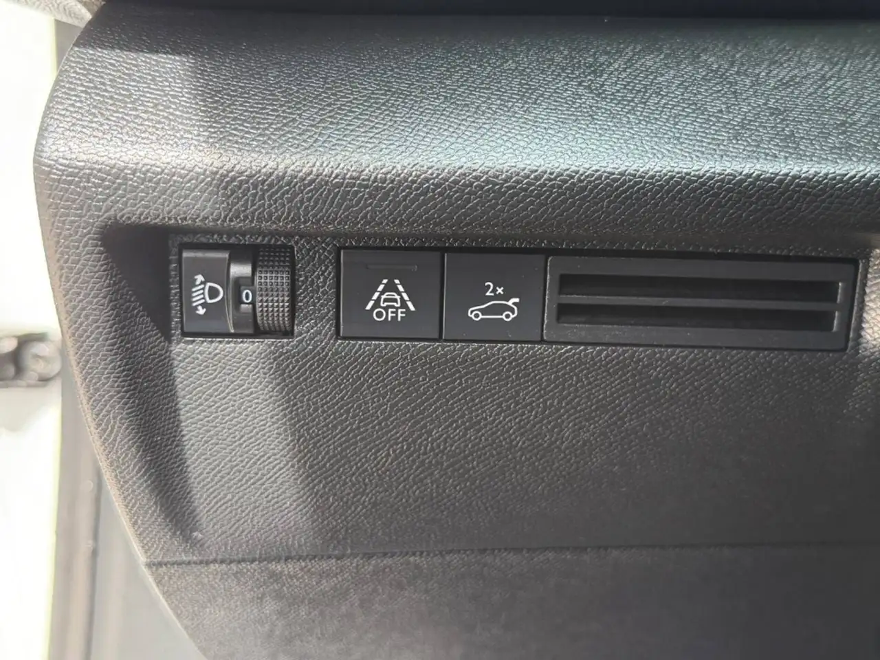 Citroen C4 X 1.2 PureTech You S&S 100 — معرض صور السيارة 20