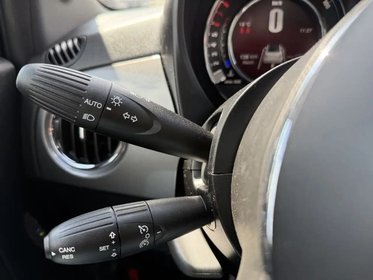 Fiat 500 C 1.0 GSE Hybrid Dolcevita — Galerie du véhicule 18