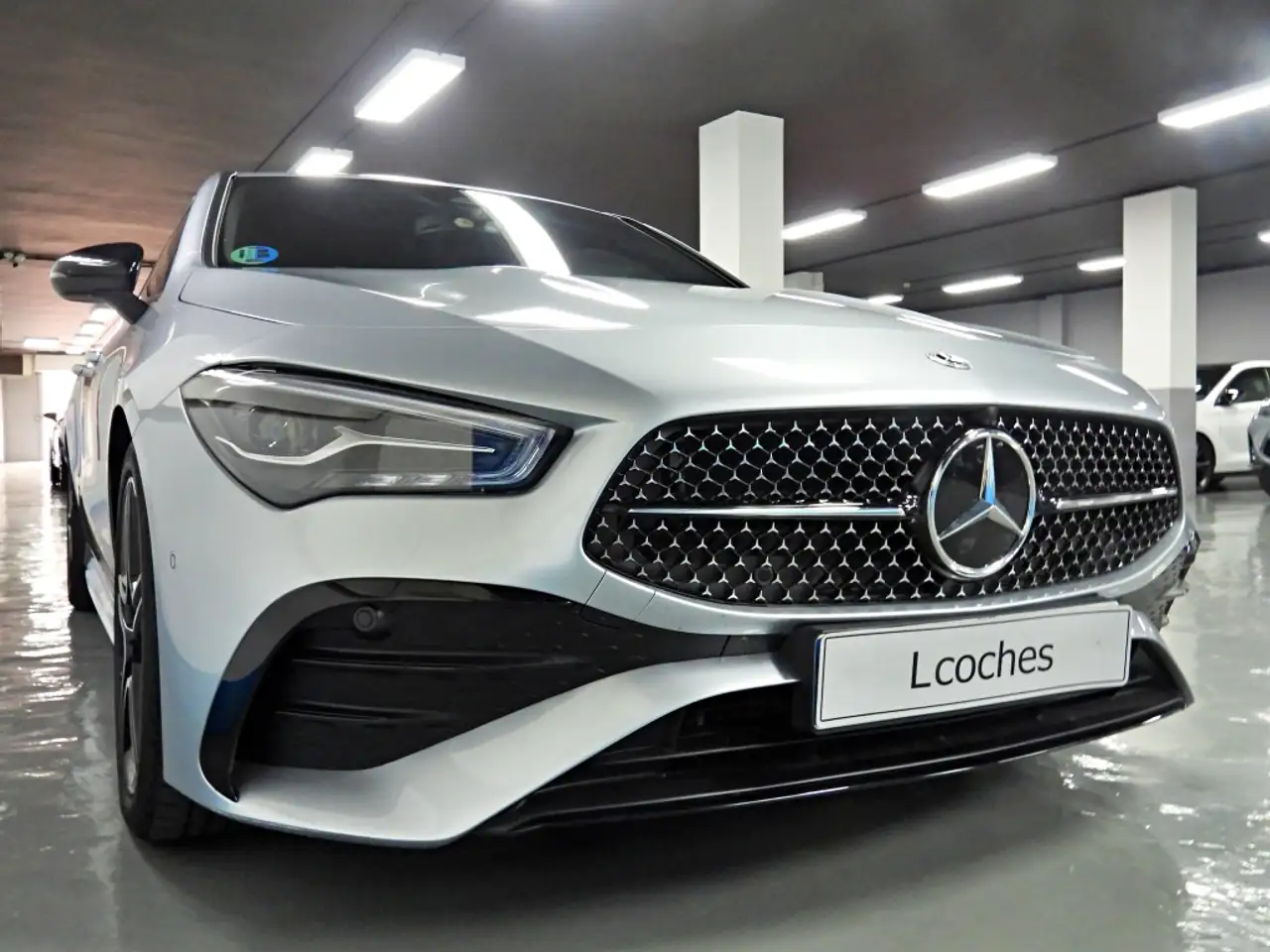 Mercedes-Benz CLA 200 7G-DCT — معرض صور السيارة 7